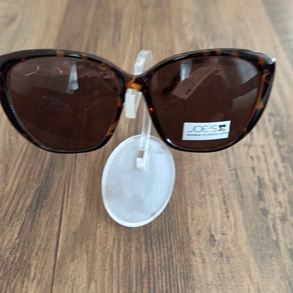 Joe's Tortoise Sunglasses Classic Style